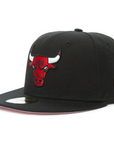 NEW ERA - CHICAGO BULLS POP SWEAT 59FIFTY FITTED HAT - BLACK/PINK