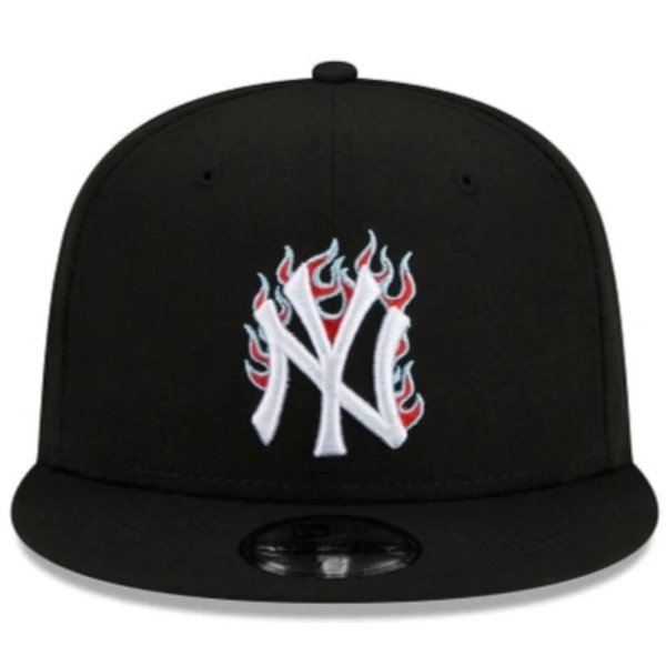 NEW ERA - MEN'S NEW YORK YANKEES TEAM FIRE SNAPBACK CAP - BLACK/LT.BLUE